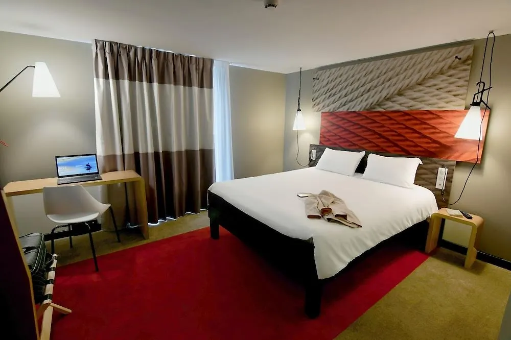 Hotel Ibis Brest Kergaradec 3*,  France