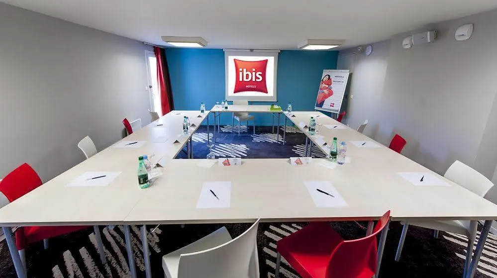 Hotel Ibis Brest Kergaradec 3*,